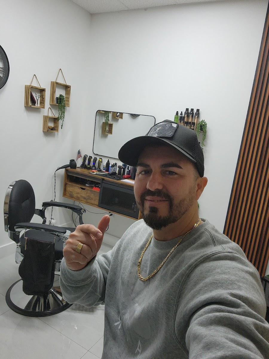 Moya Barber Shop - photo 6